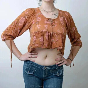 Like New Urban Outfitters Floral Crop Top - M